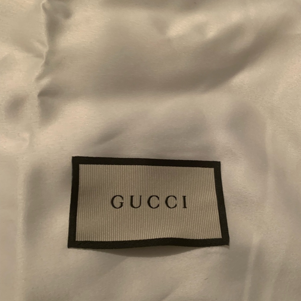 Preloved Gucci‎ dustbag. About 14x8.5 inches